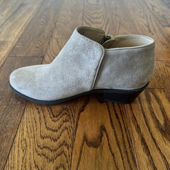 Vionic Shyanne Booties Women's 7 Greige Suede Leather Orthotic Boho Festival Zip - Picture 4 of 11